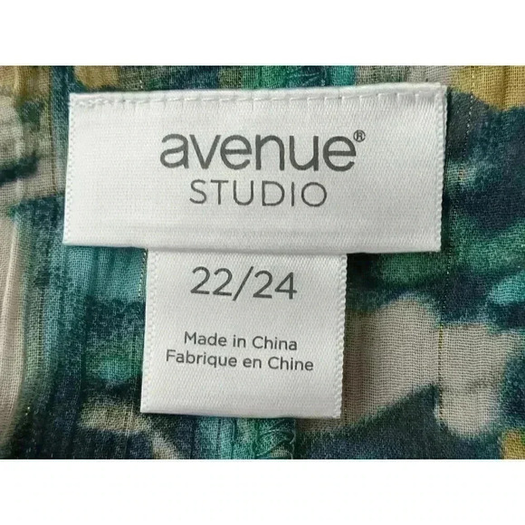 Avenue Women's Ave Studio V Neck 3/4 Semi Sheer Sleeves Rosie Layer Top sz 22/24 - Picture 9 of 11